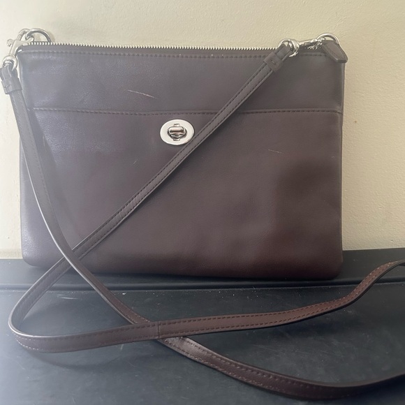 Coach Legacy Turnlock Crossbody In Leather - Picture 1 of 6